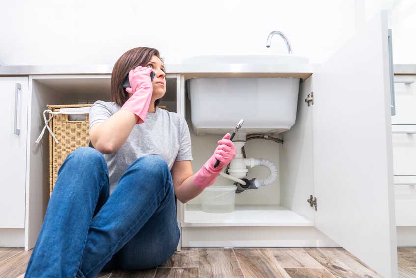 Warning Signs of a Plumbing Leak in Your Home